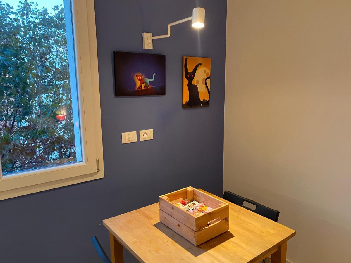 Tra Le Torri B&B - Ampia Stanza Privata In Appartamento Con Bagno Privato Accessibile Da Corridoio Bolonha Exterior foto